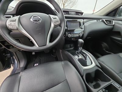 2016 Nissan Rogue — photo 12 view