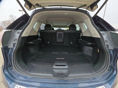 2016 Nissan Rogue — photo 17 view