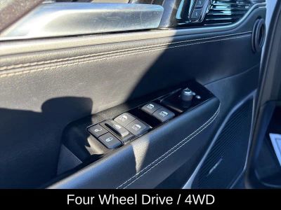 2024 Jeep Wagoneer Base - Photo 17