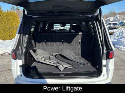 2024 Jeep Wagoneer Base - Photo 1