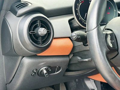 2023 MINI Convertible — photo 10 view