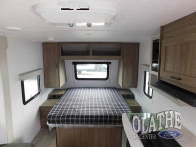 2026 Coachmen RV Freedom Express Select - Photo 10