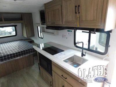 2026 Coachmen RV Freedom Express Select - Photo 33