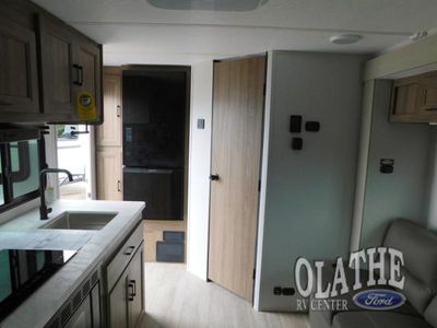 2026 Coachmen RV Freedom Express Select - Photo 18