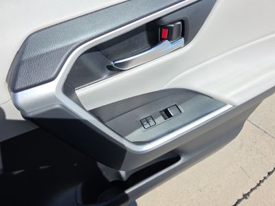 2022 Toyota RAV4 - Photo 11