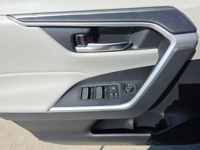 2022 Toyota RAV4 - Photo 8
