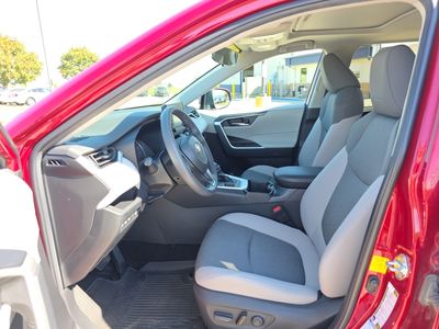 2022 Toyota RAV4 - Photo 12