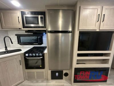 2023 Forest River RV Rockwood Ultra Lite - Photo 13