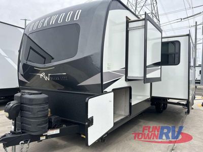 2023 Forest River RV Rockwood Ultra Lite - Photo 4