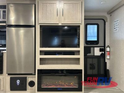 2023 Forest River RV Rockwood Ultra Lite - Photo 18