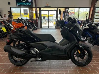 2026 Yamaha XMAX — front three-quarter view