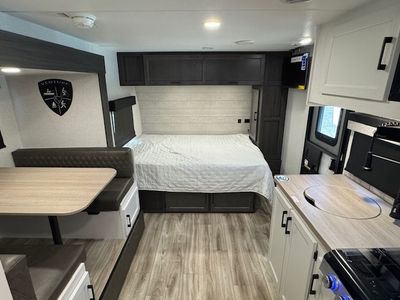2026 Venture SportTrek Stinger - Photo 15