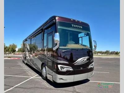 2019 Tiffin Motorhomes Allegro Bus — front three-quarter view