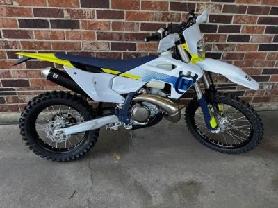 2024 Husqvarna® TE 250 — front three-quarter view