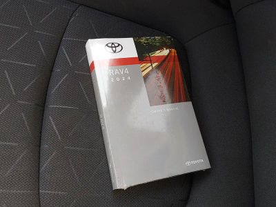 2024 Toyota RAV4 - Photo 19