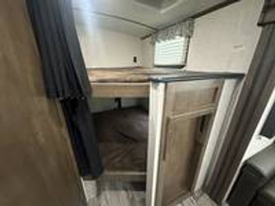2019 Keystone Keystone RV Cougar — photo 12 view