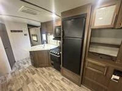 2019 Keystone Keystone RV Cougar — photo 14 view