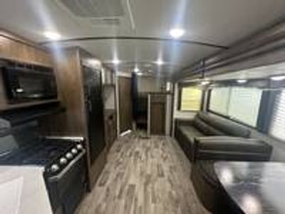 2019 Keystone Keystone RV Cougar — photo 10 view