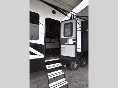 2022 Dutchmen RV Voltage — photo 31 view