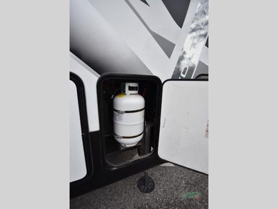 2022 Dutchmen RV Voltage — photo 13 view