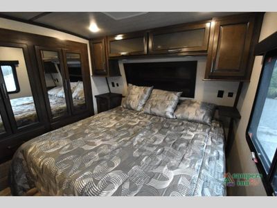 2022 Dutchmen RV Voltage — photo 40 view