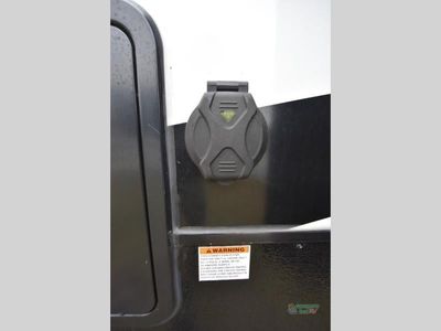2022 Dutchmen RV Voltage — photo 17 view