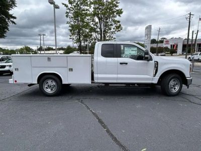 2026 Ford F-350SD - Photo 2