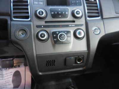 2014 Ford Taurus - Photo 20