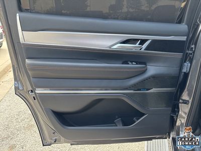 2023 Jeep Grand Wagoneer - Photo 40