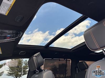 2023 Jeep Grand Wagoneer - Photo 2