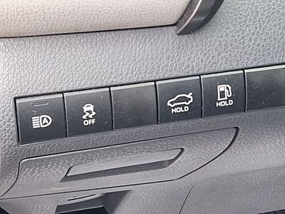 2019 Toyota Camry - Photo 16