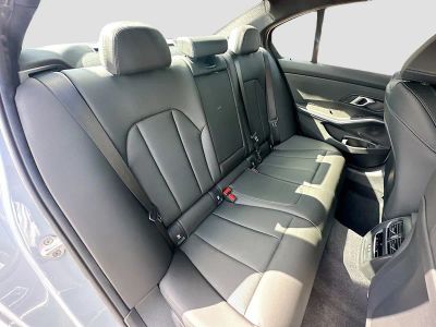 2026 BMW 3 Series — photo 22 view