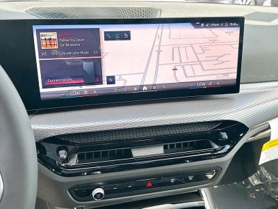 2026 BMW 3 Series — photo 10 view