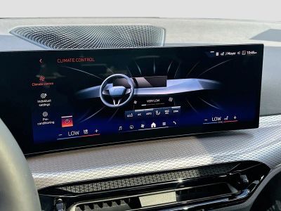 2026 BMW 3 Series — photo 13 view