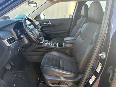 2024 Mitsubishi Outlander - Photo 8