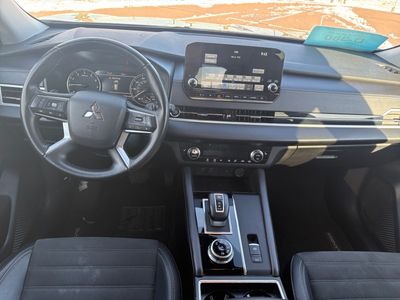 2024 Mitsubishi Outlander - Photo 12