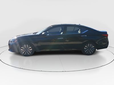2025 Nissan Altima - Photo 4