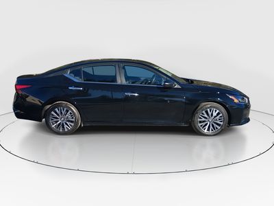 2025 Nissan Altima - Photo 8