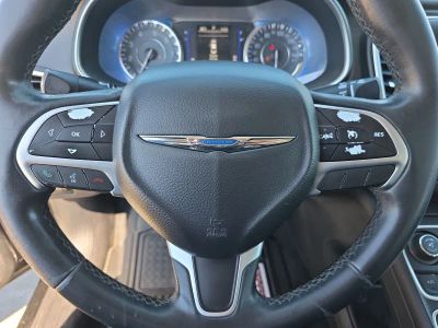 2015 Chrysler 200 - Photo 19