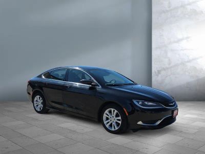 2015 Chrysler 200 - Photo 8