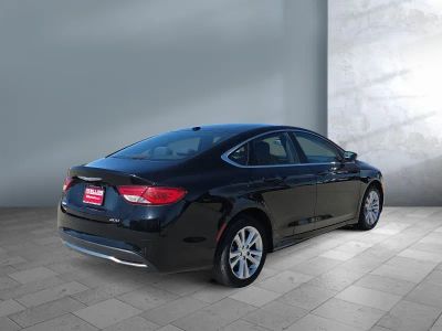 2015 Chrysler 200 - Photo 6