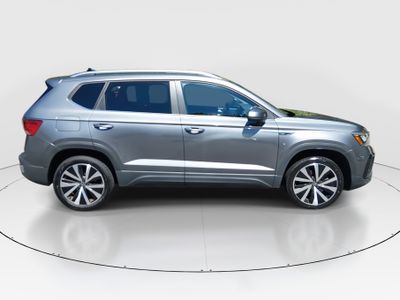 2024 Volkswagen Taos - Photo 8