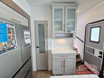 2026 Paradigm 310RL - Photo 17