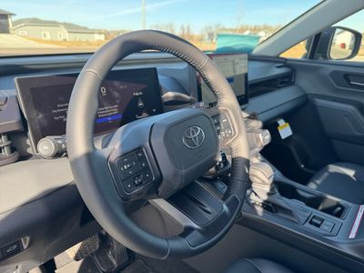 2026 Toyota RAV4 - Photo 11