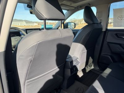 2026 Toyota RAV4 - Photo 15