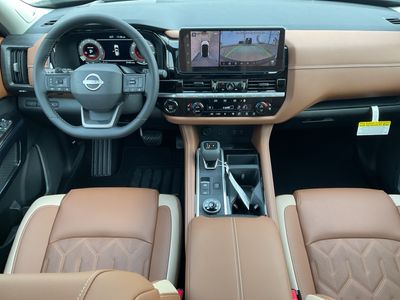 2026 Nissan Pathfinder — photo 12 view