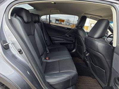 2021 Lexus ES - Photo 28