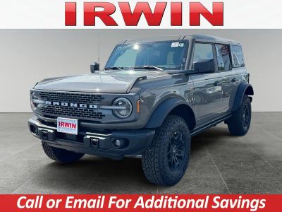 2026 Ford Bronco Badlands in Gray — front three-quarter view