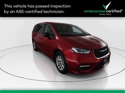 2024 Chrysler Pacifica Touring L FWD — front three-quarter view