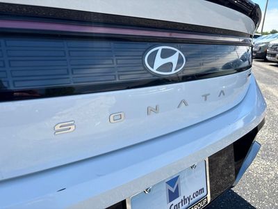 2025 Hyundai Sonata Hybrid — photo 10 view